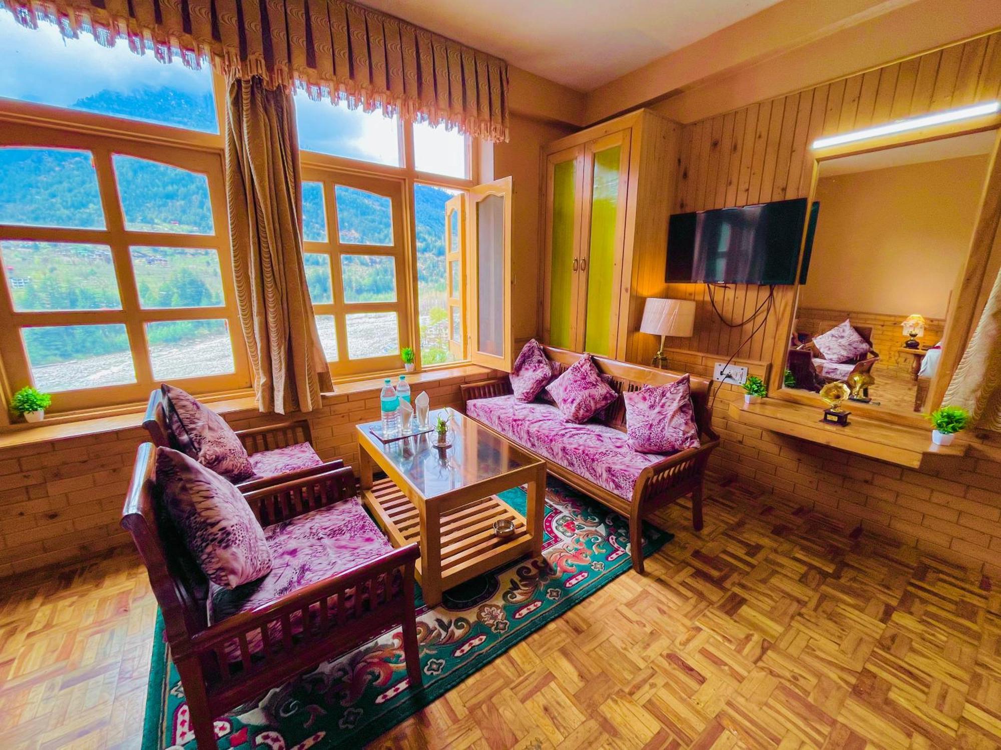 Hotel Snow Clad Riverview & Resort,