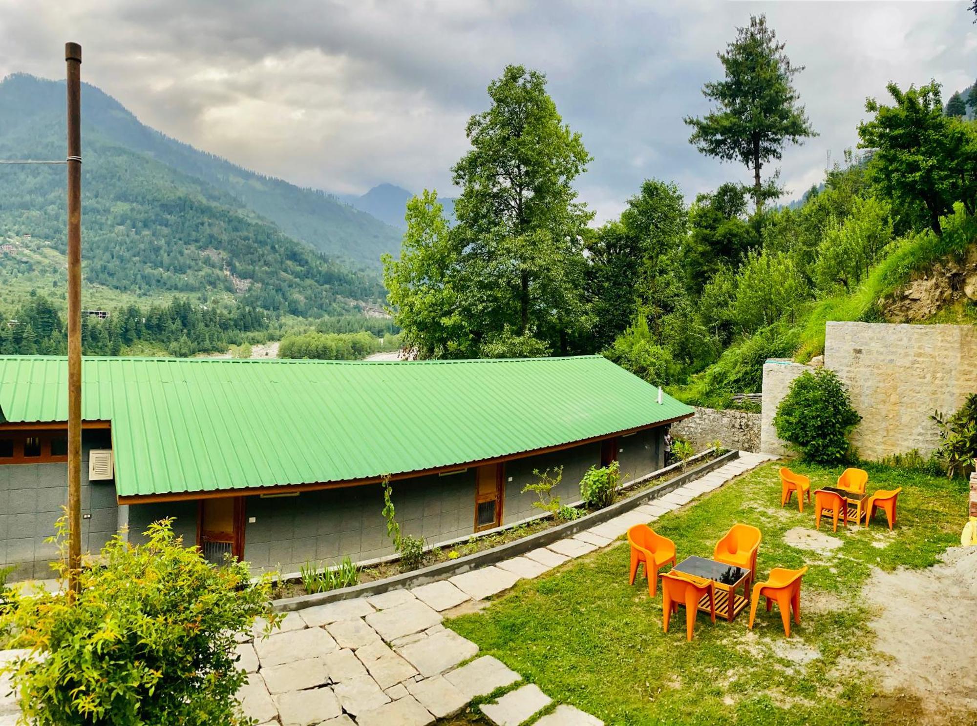 Hotel Snow Clad Riverview & Resort, Manali (Himachal Pradesh)